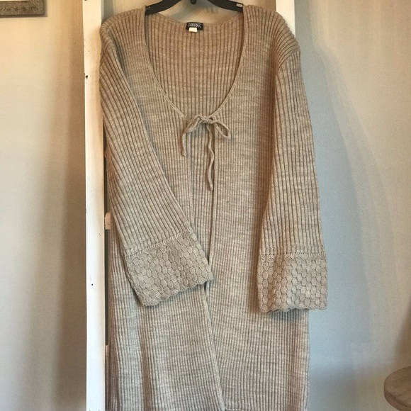 Long sleeve tan cardigan - Picture 1 of 3